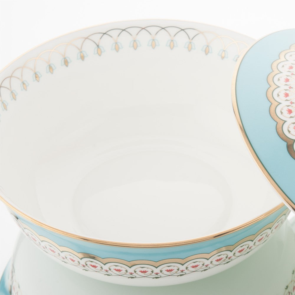 Kaunteya Dasara Premium Serving Bowl with Lid- Lightweight, fine bone china, tableware, luxury serving bowl with lid, 2 portions, 24K gold plated, beautiful blue and white crockery.